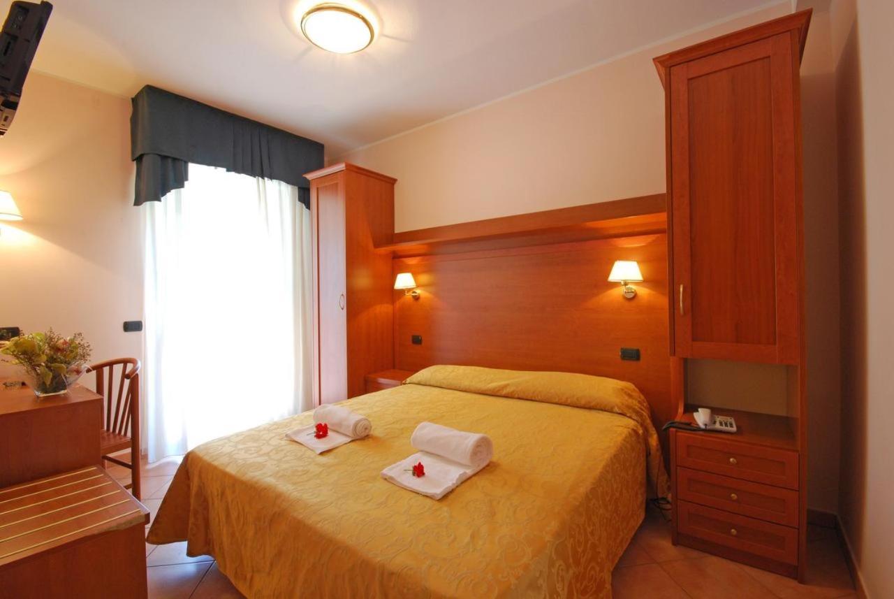 Depandance Hotel Jole Cesenatico Buitenkant foto