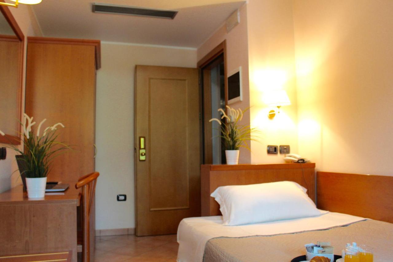Depandance Hotel Jole Cesenatico Buitenkant foto